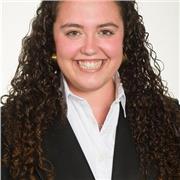 Profesora de refuerzo apta para todas las edades.